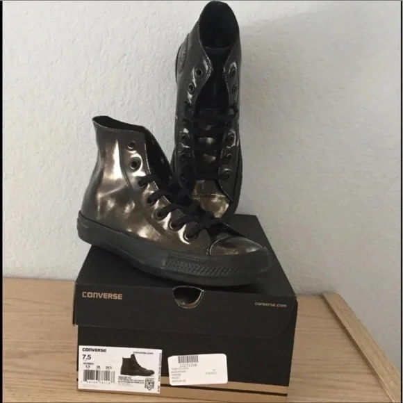 Converse High Top Leather Sneakers NIB - Picture 4 of 8